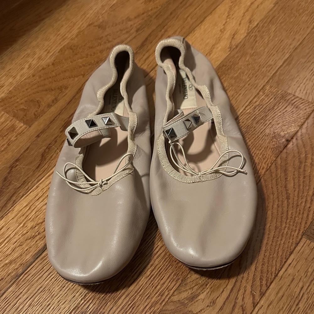 Valentino Garavani Nude Flats with Studded Detail Great Condition Size 39.5